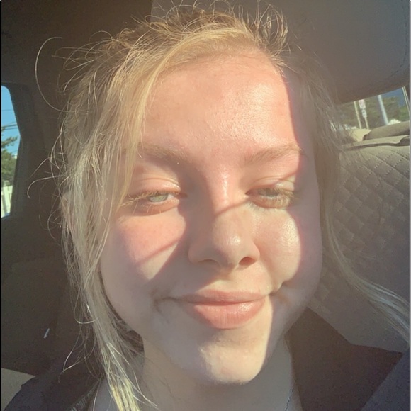 Meet the Posher Other - Meet your Posher, Emily